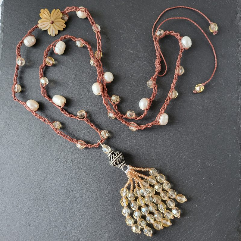 Champagne Bloom macramé pearl necklace