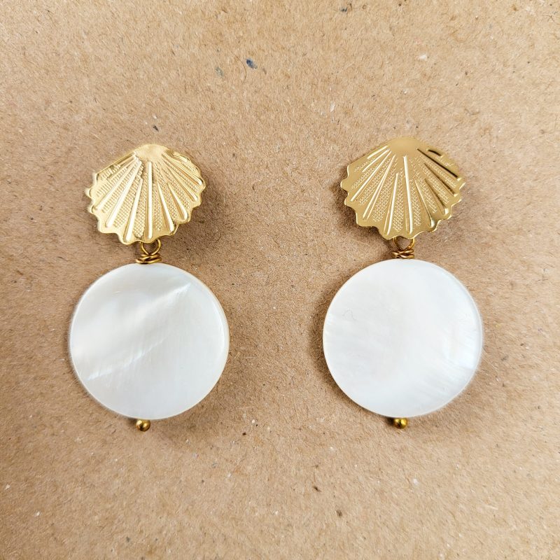 Golden shell earrings