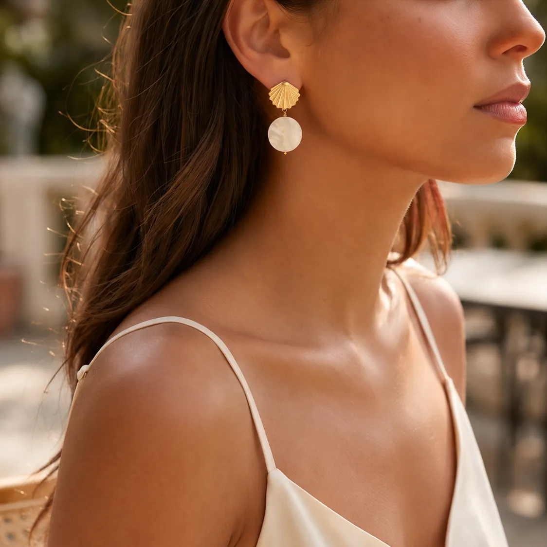 golden shell – mother of pearl disc earrings (2) golden shell – mother of pearl disc earrings (2)