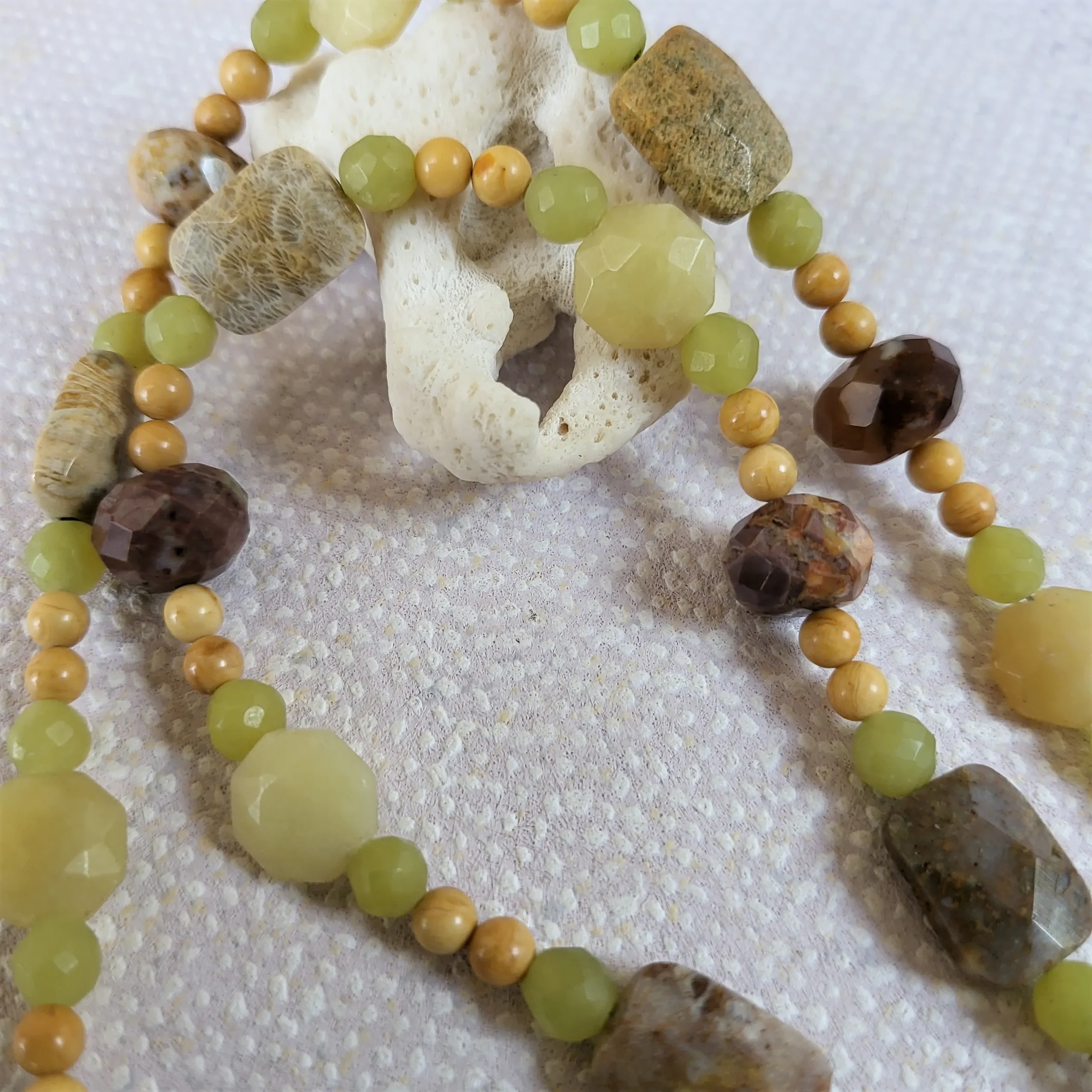 brown fossil coral and green quartz necklace with toggle clasp (3) xnc brown fossil coral and green quartz necklace with toggle clasp (3) xnc