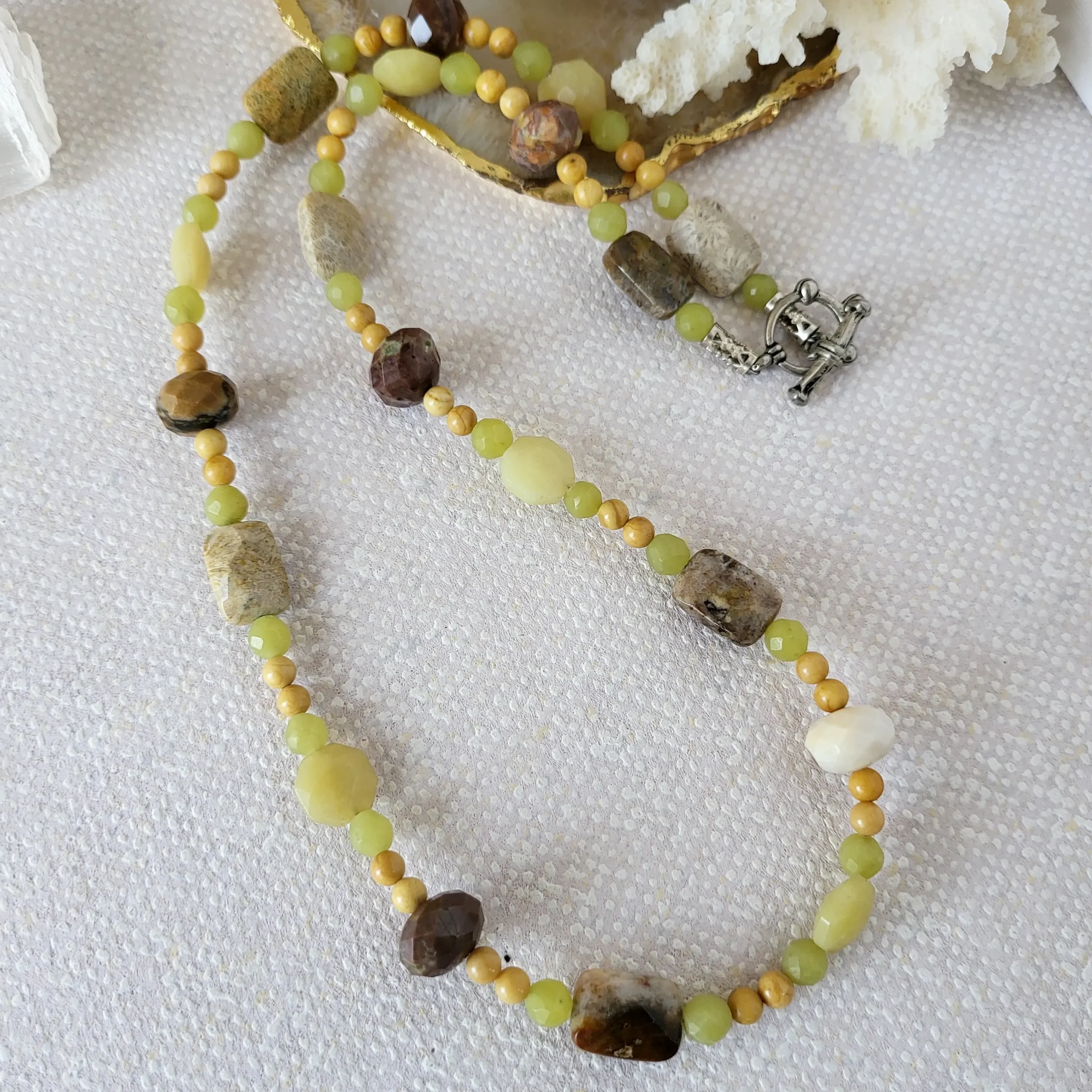 brown fossil coral and green quartz necklace with toggle clasp (5) xnc brown fossil coral and green quartz necklace with toggle clasp (5) xnc