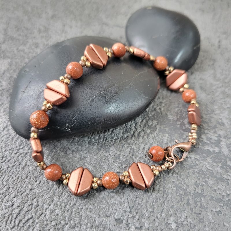 Geometric goldstone bracelet