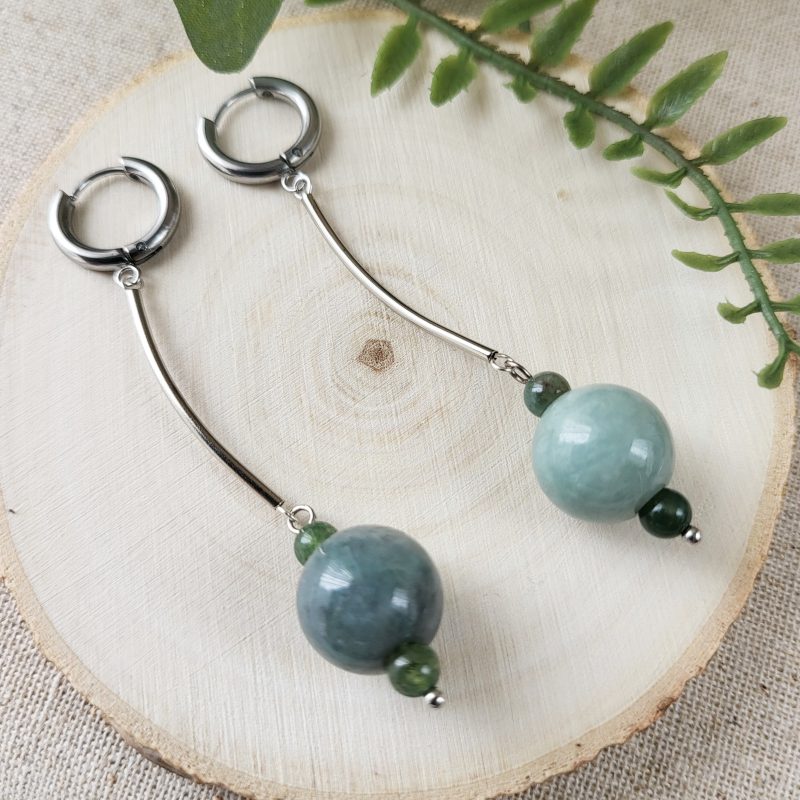 Green agate pendulum earrings