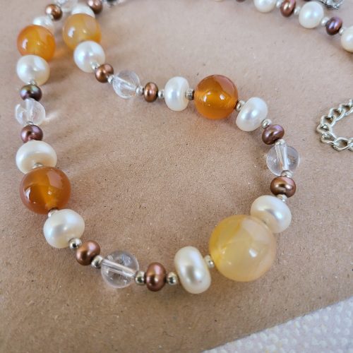 Yellow agate, pearls and quartz necklace