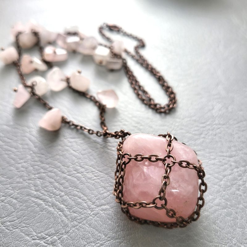 Rose quartz pendant and chips necklace in antique copper