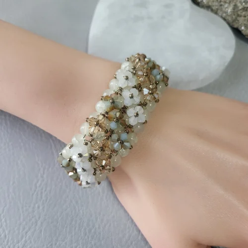 pale green, white, and champagne tone bicone beaded wide bracelet (2)
